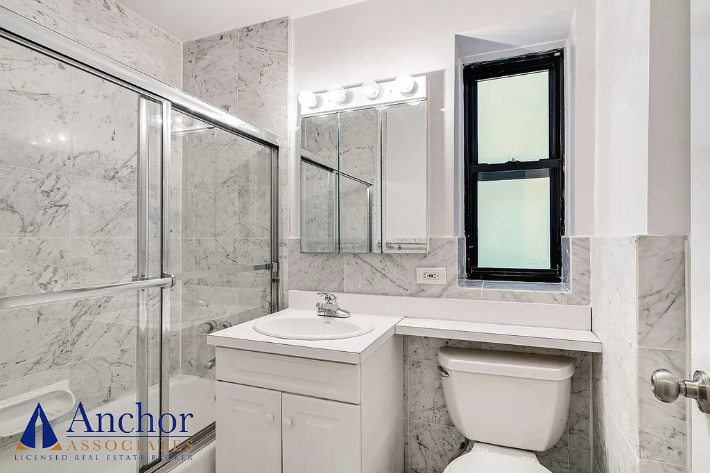 East 47th Street/ 2nd ave - Photo 4