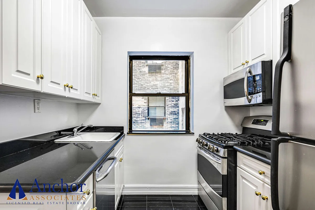 East 47th Street/ 2nd ave - Photo 2