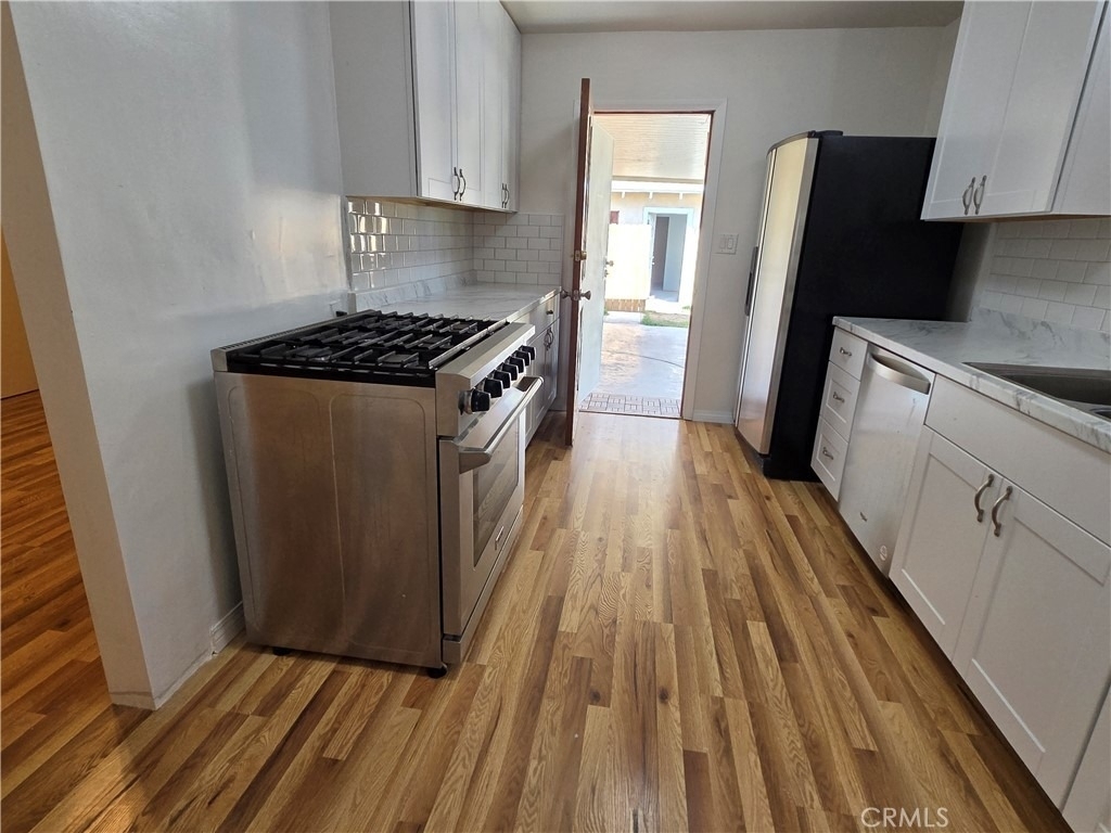 1695 James Pl - Photo 4