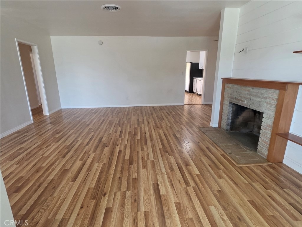 1695 James Pl - Photo 2