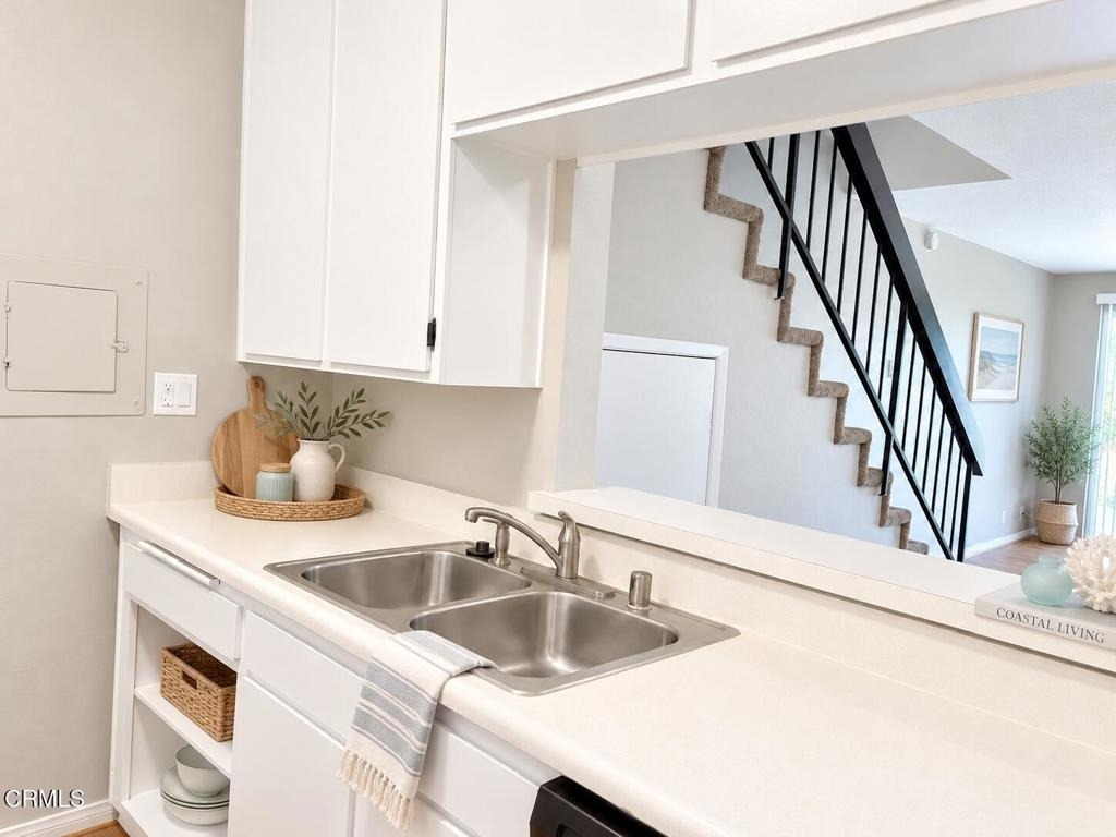 291 E Surfside Drive - Photo 3