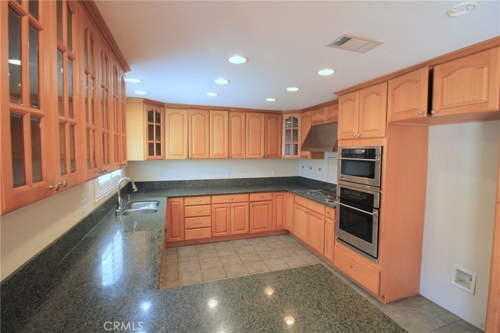 23951 Decorah Road - Photo 2