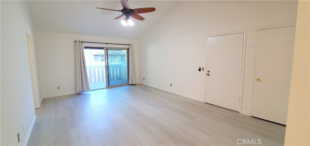 960 E Bonita Avenue - Photo 7