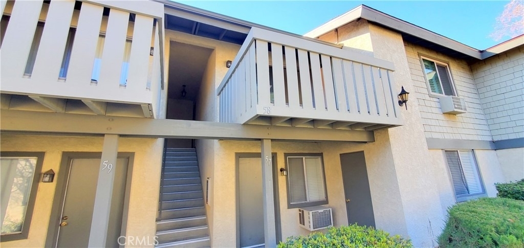 960 E Bonita Avenue - Photo 1