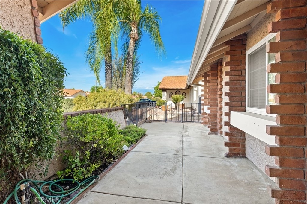 2095 Silver Oak Way - Photo 1