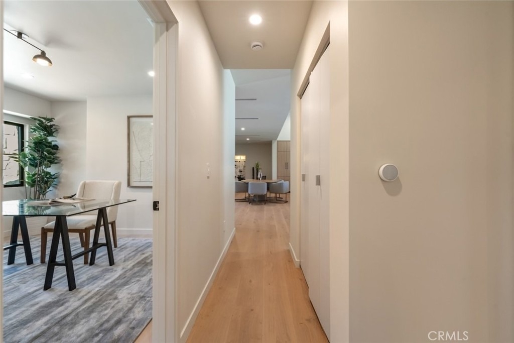 8960 Oak Park Avenue - Photo 24