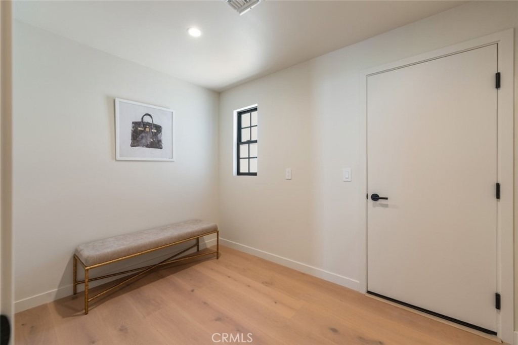 8960 Oak Park Avenue - Photo 60
