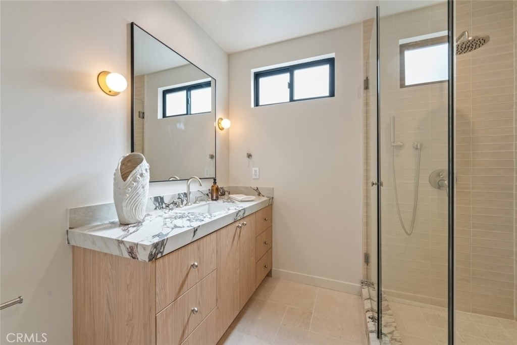 8960 Oak Park Avenue - Photo 25