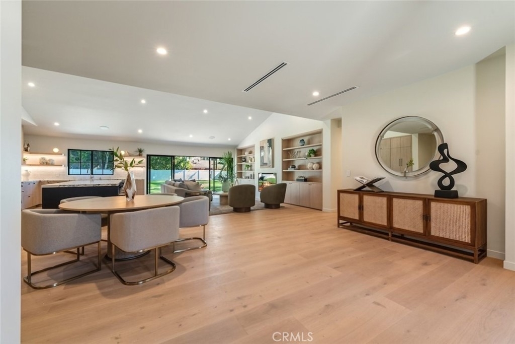 8960 Oak Park Avenue - Photo 40