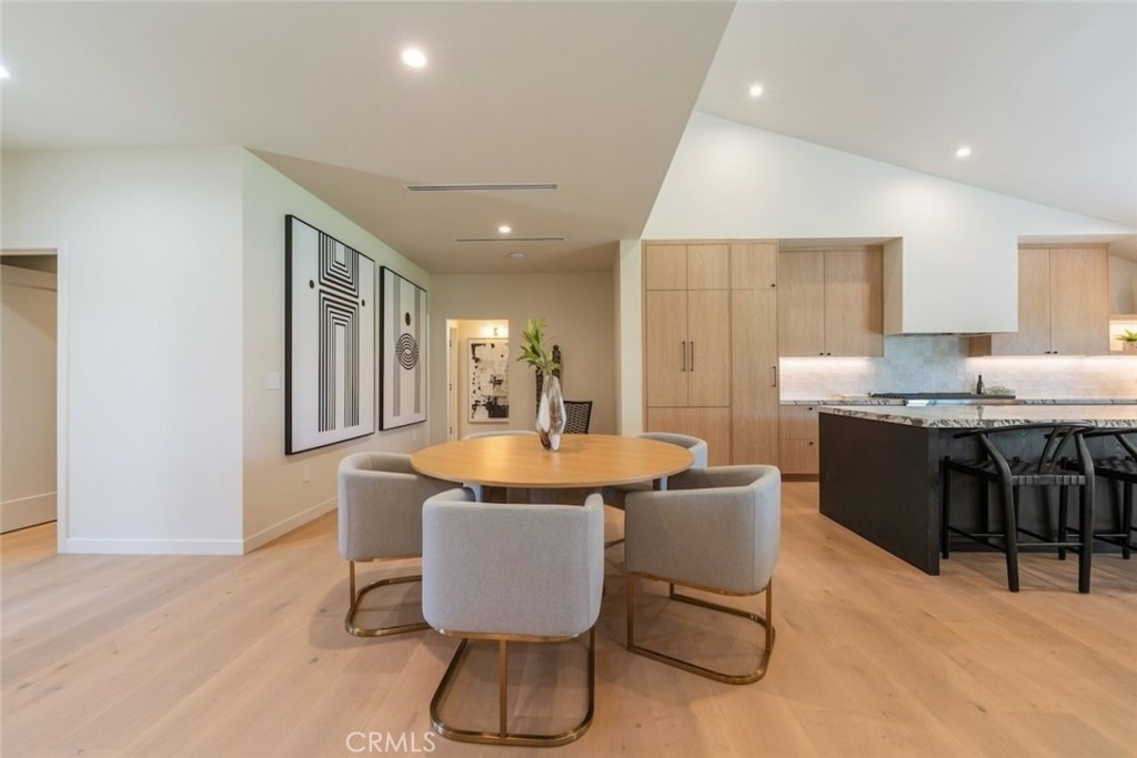 8960 Oak Park Avenue - Photo 39