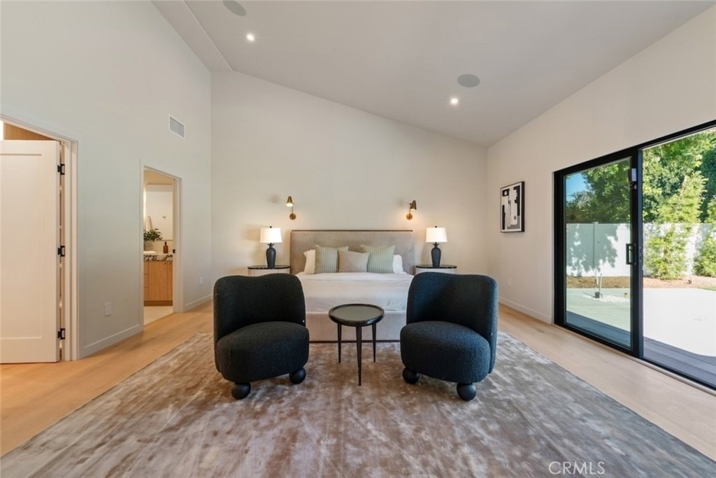 8960 Oak Park Avenue - Photo 43