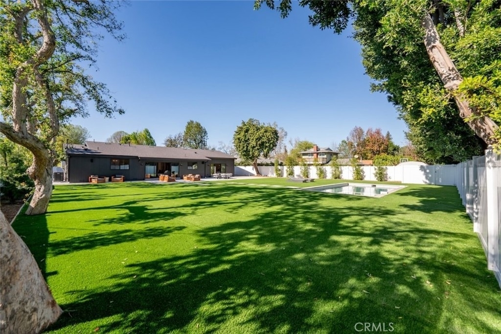 8960 Oak Park Avenue - Photo 55
