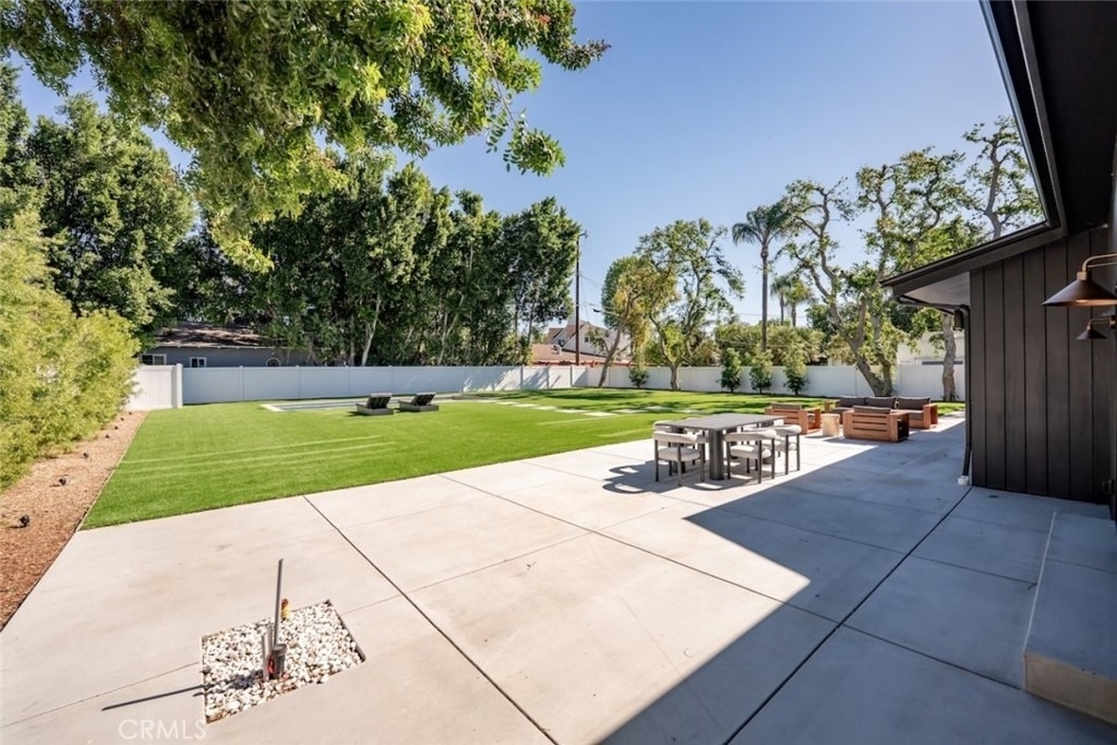 8960 Oak Park Avenue - Photo 59