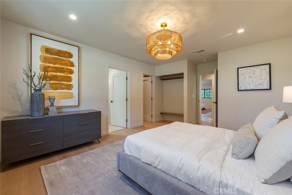 8960 Oak Park Avenue - Photo 33