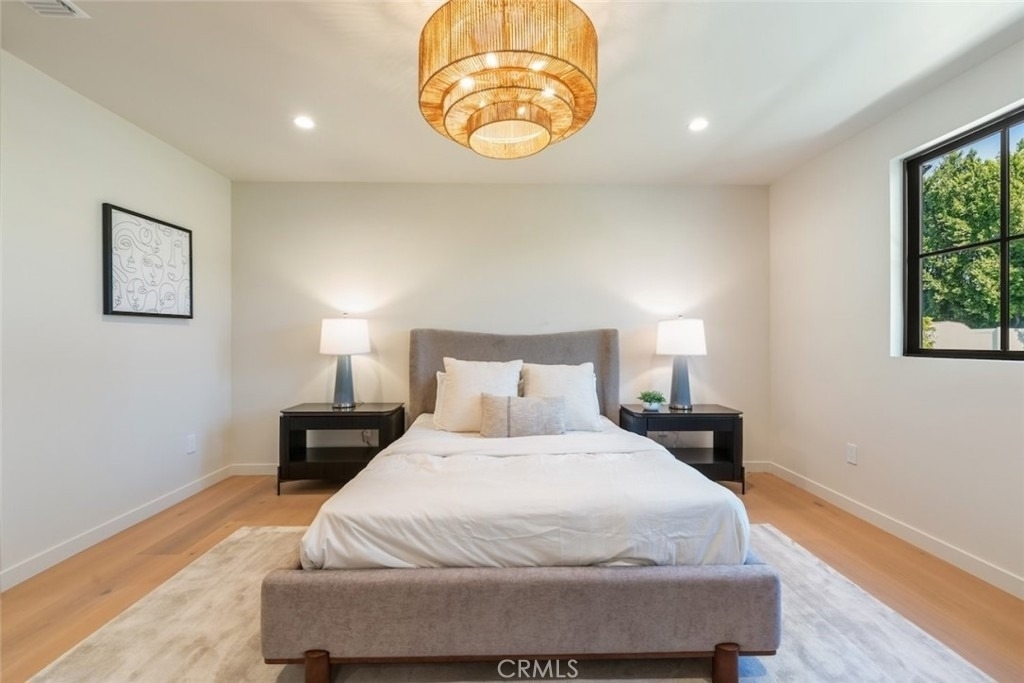 8960 Oak Park Avenue - Photo 31
