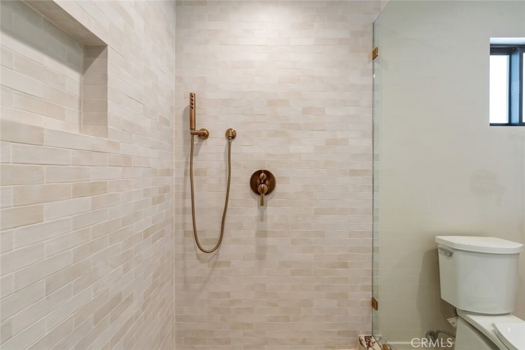 8960 Oak Park Avenue - Photo 49