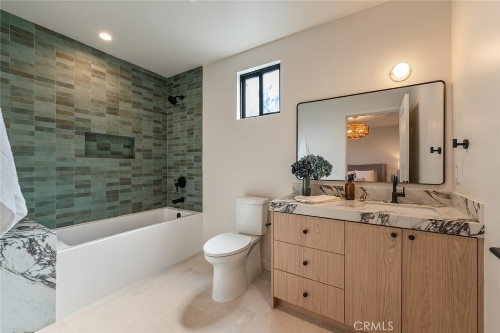 8960 Oak Park Avenue - Photo 34