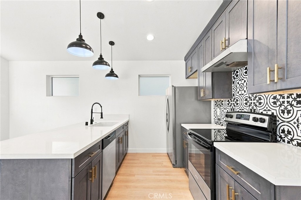 581 West Ave. 28 - Photo 2