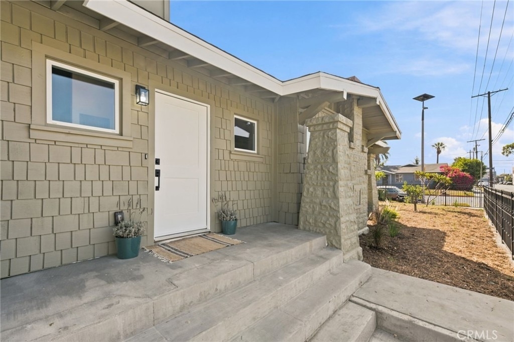 575 West Ave 28 - Photo 1