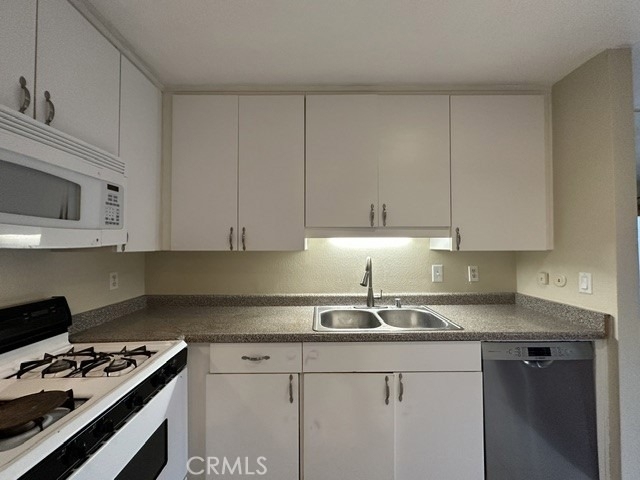 22137 Burbank - Photo 9