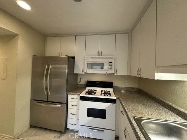 22137 Burbank - Photo 7