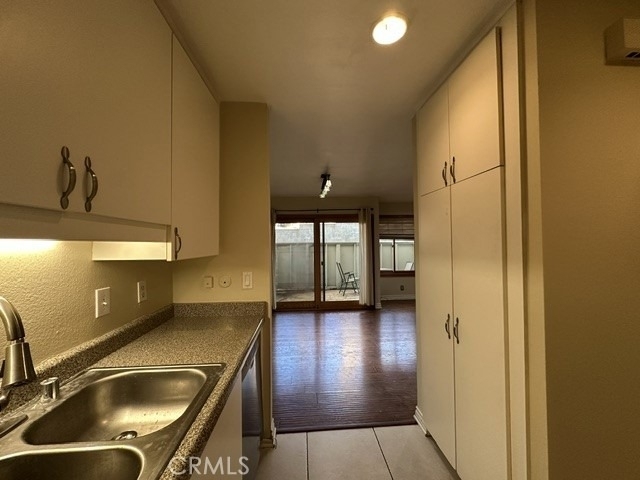 22137 Burbank - Photo 8