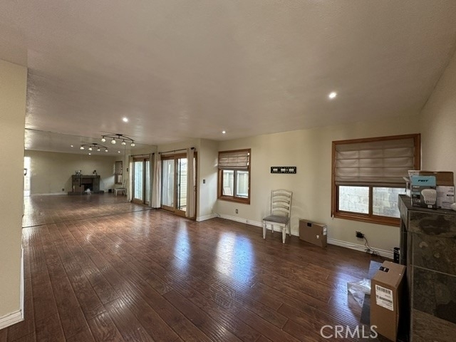 22137 Burbank - Photo 3