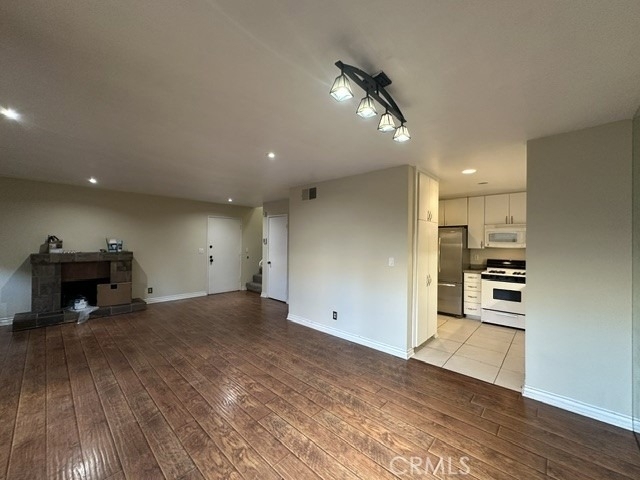 22137 Burbank - Photo 5