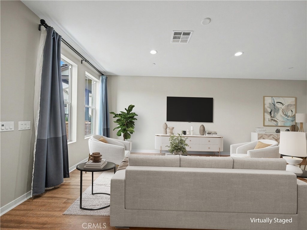135 Farmhouse Drive - Photo 2