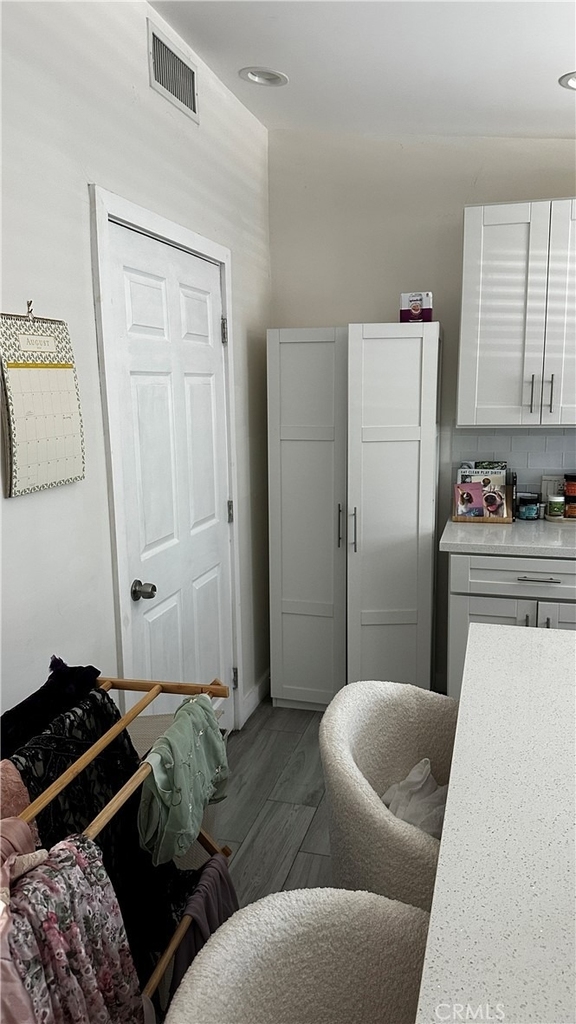 7833 Bothwell - Photo 6