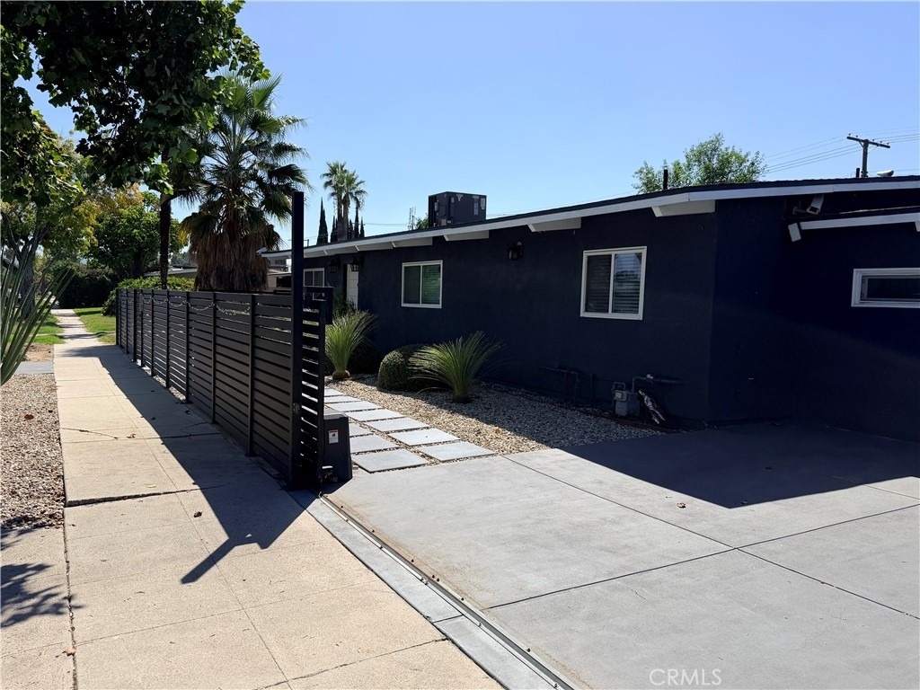 7833 Bothwell - Photo 39