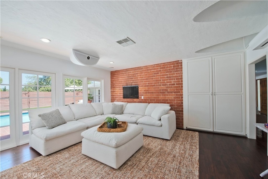 18056 Lake Encino - Photo 10