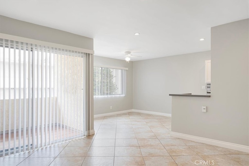 5328 Newcastle Avenue - Photo 2