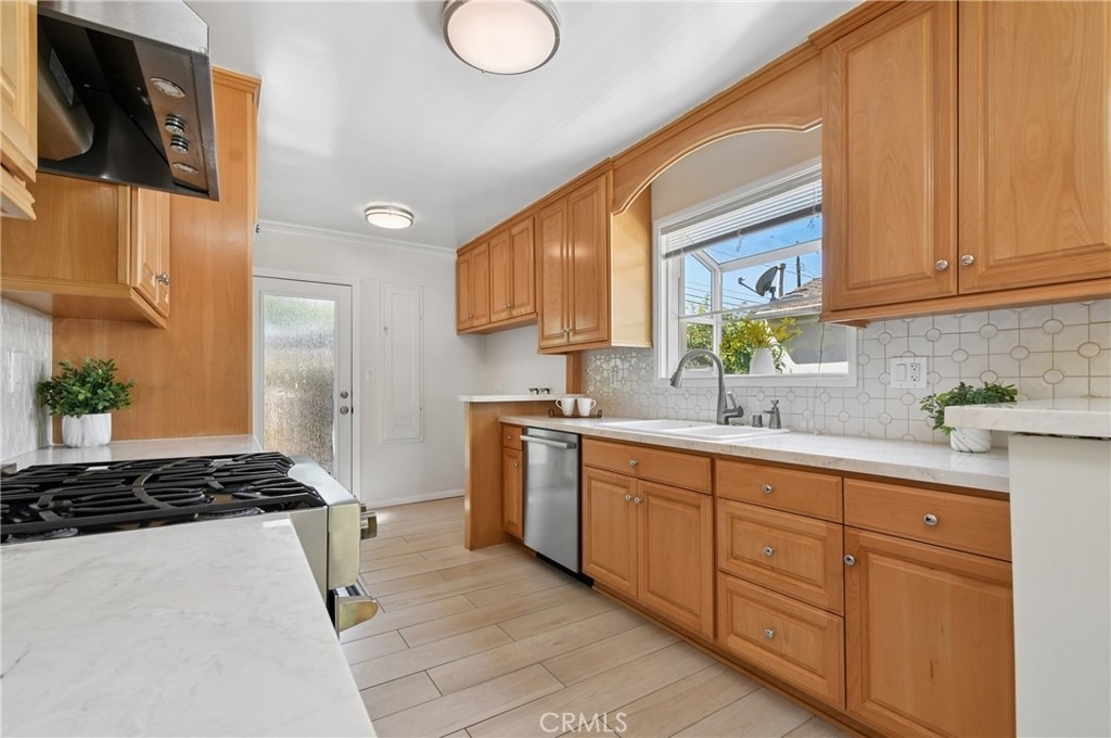 15480 Friar Street - Photo 16