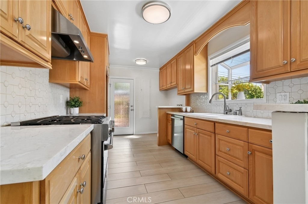 15480 Friar Street - Photo 17