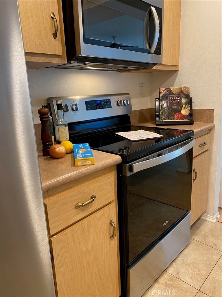 5257 Radford Avenue - Photo 4