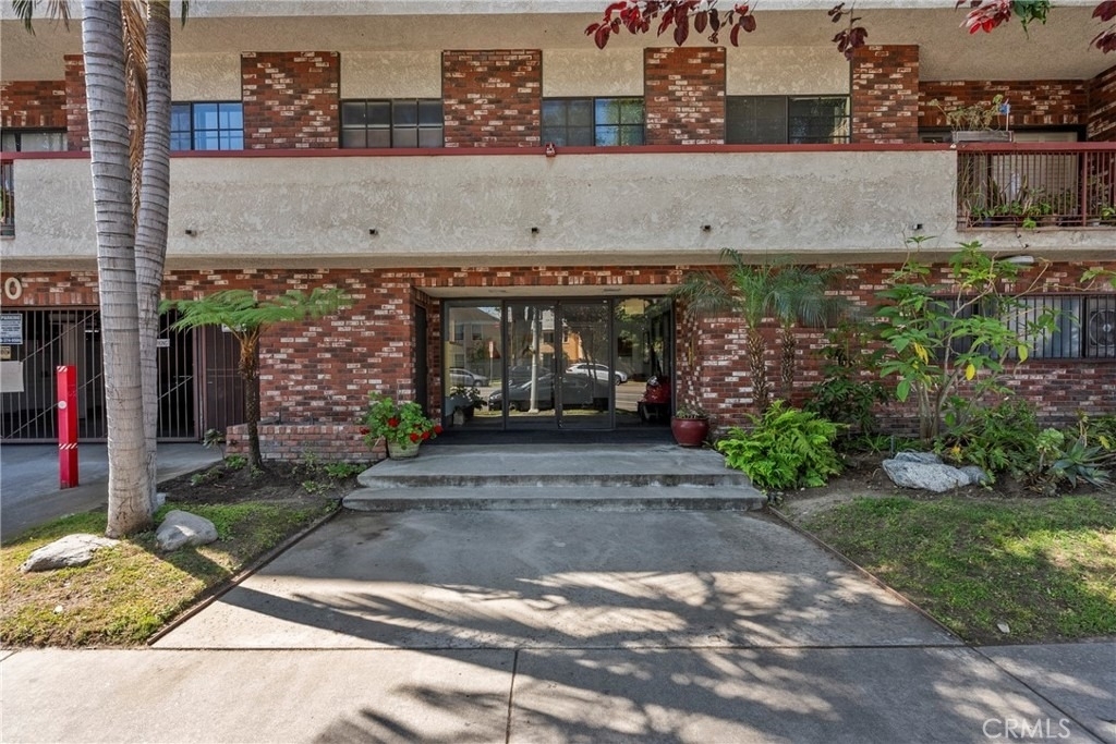 12540 Burbank - Photo 7