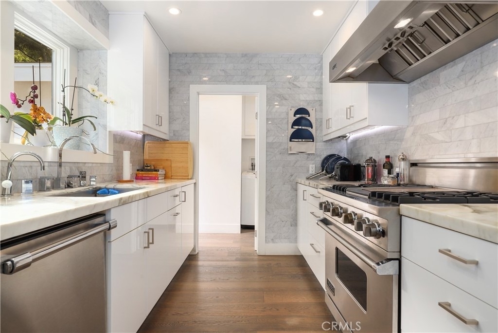 1633 N Beverly Drive - Photo 8