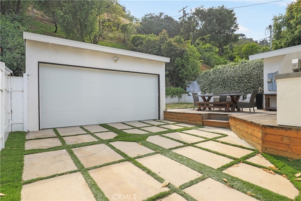 1633 N Beverly Drive - Photo 33