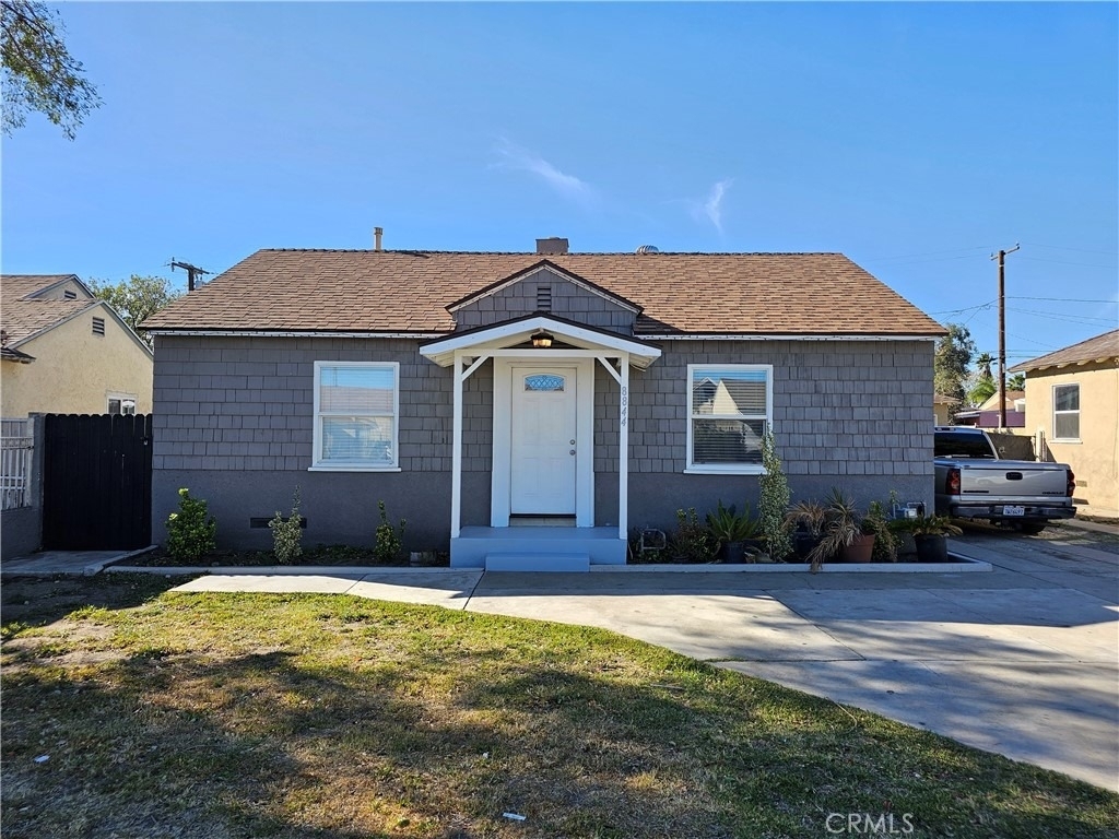 8844 Emerald Avenue - Photo 0