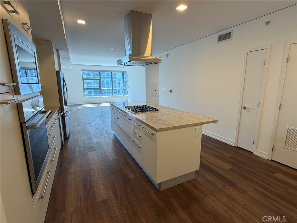 9 Macarthur Place, N. Unit 904 - Photo 9