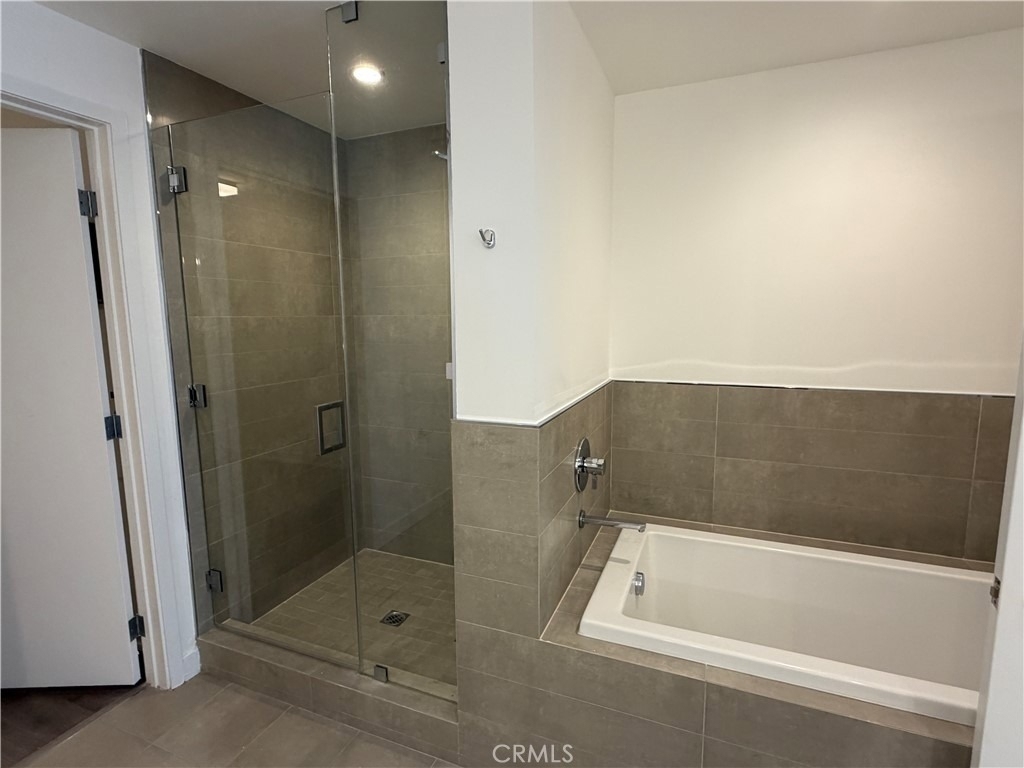 9 Macarthur Place, N. Unit 904 - Photo 16