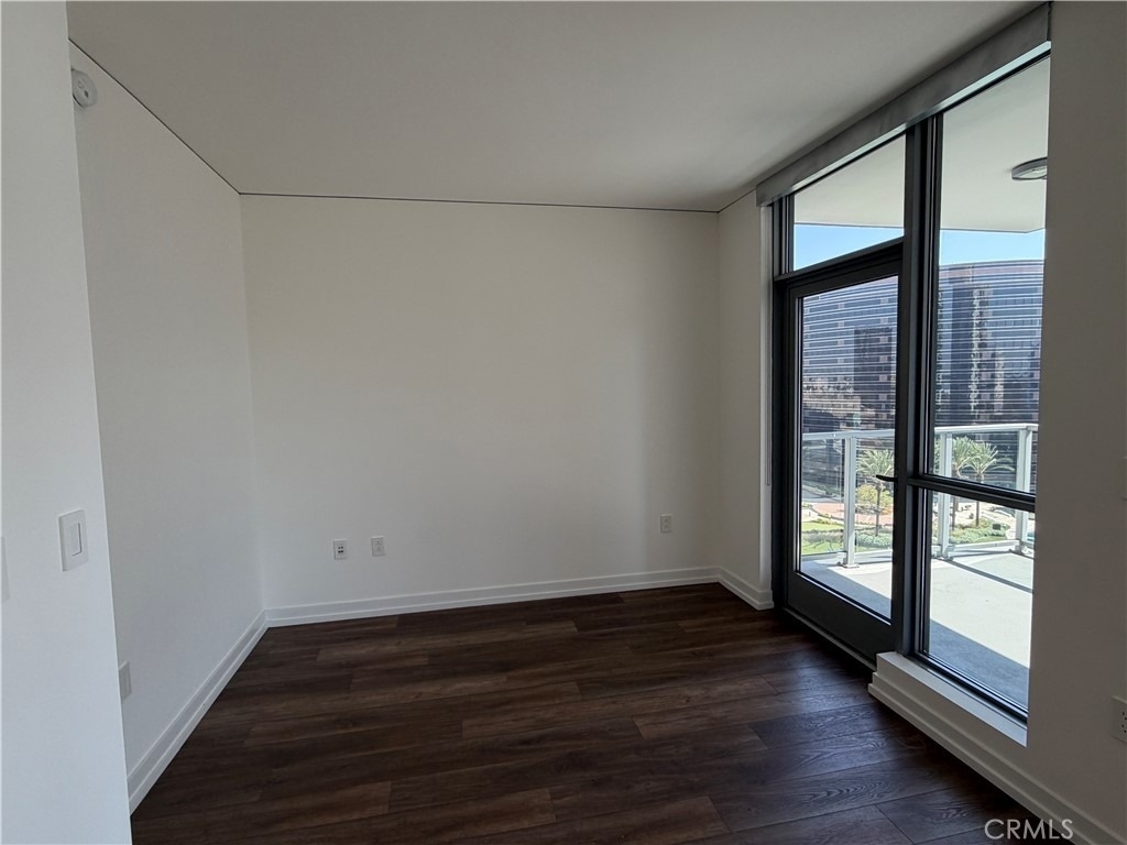 9 Macarthur Place, N. Unit 904 - Photo 10