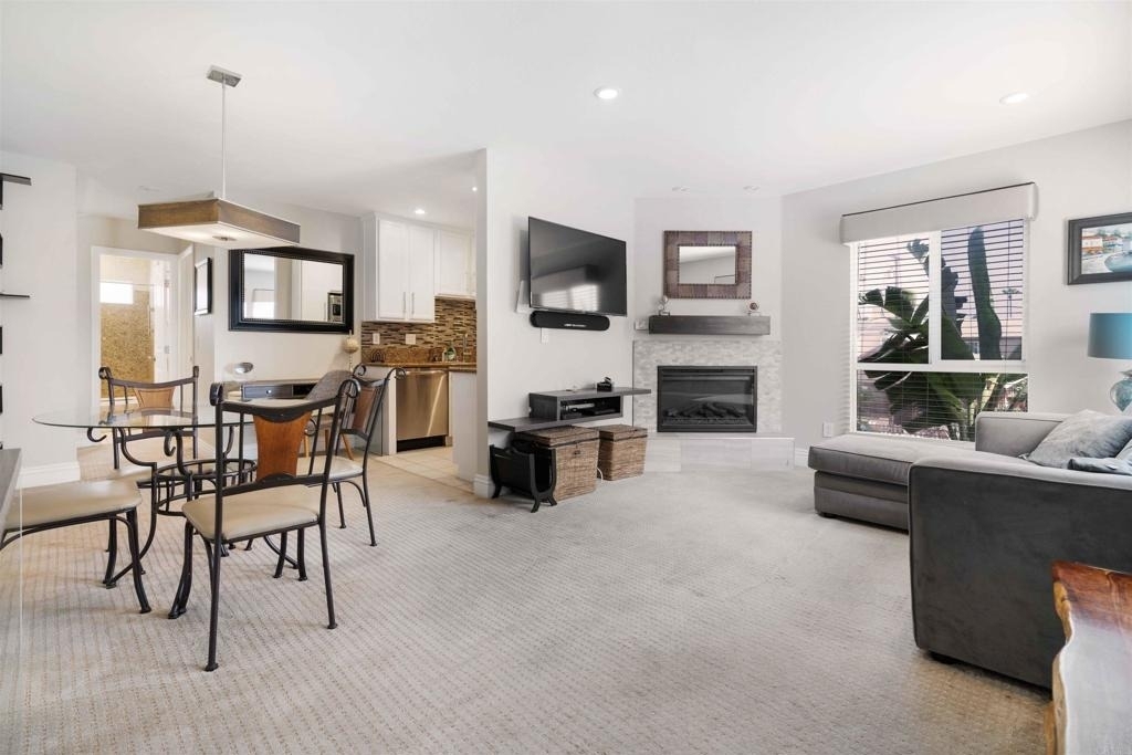 239 Ebony Avenue - Photo 6