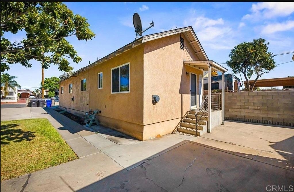 3815 Birch - Photo 1
