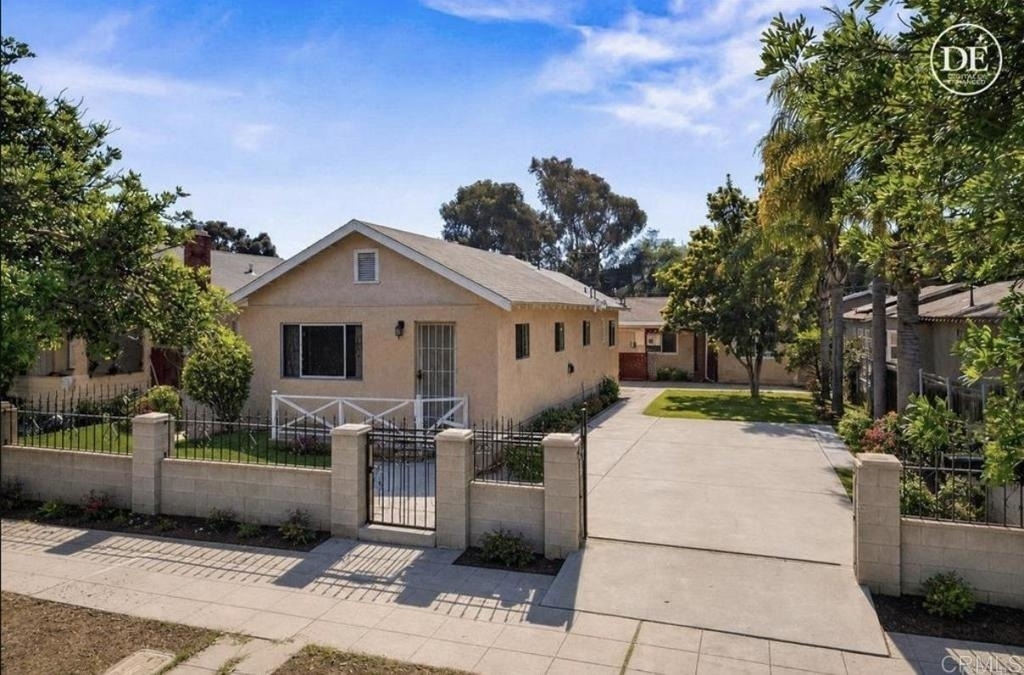 3815 Birch - Photo 0