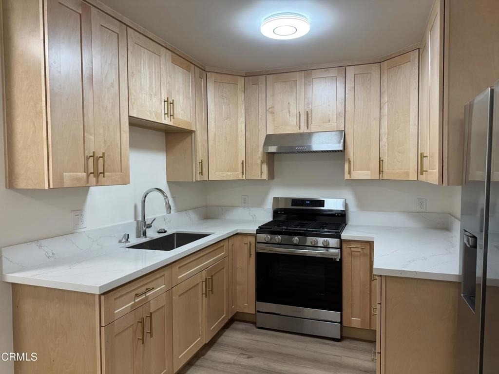 5663 Fountain Avenue - Photo 1