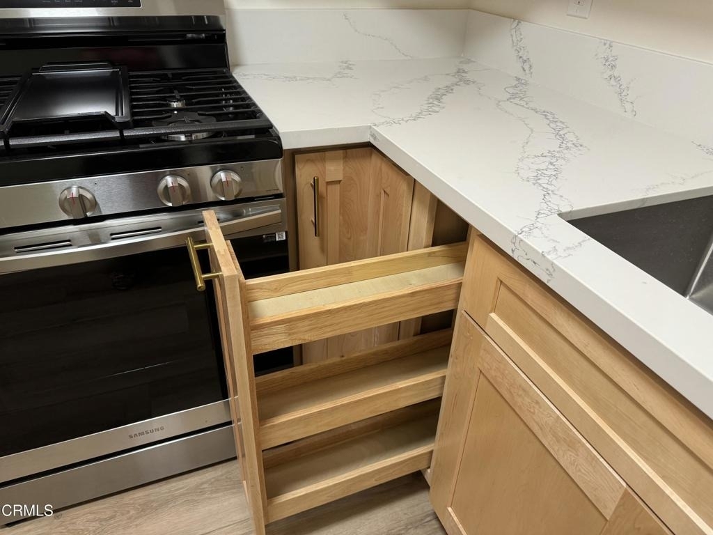 5663 Fountain Avenue - Photo 3