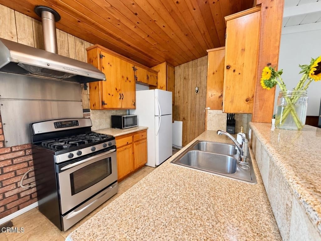 7616 Greg Avenue - Photo 9