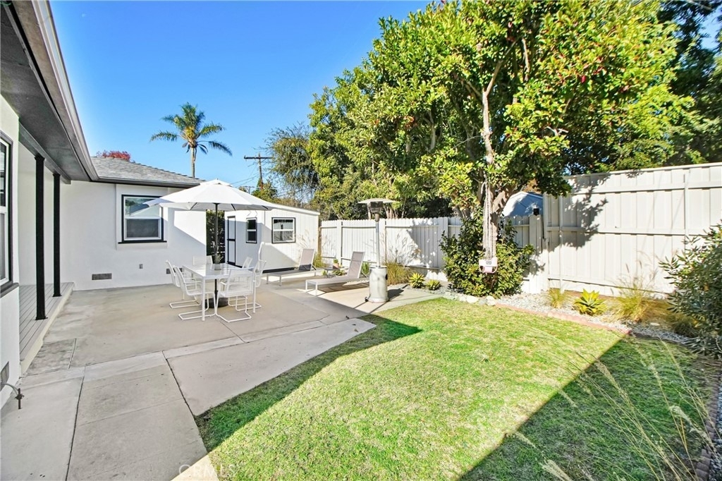 7425 W 88th Pl - Photo 1
